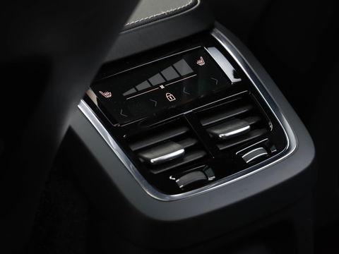 Volvo XC90 T8 Recharge 7p. AWD R-Design | Luchtvering | 22'' | Trekhaak | Stoelkoeling/verwarming