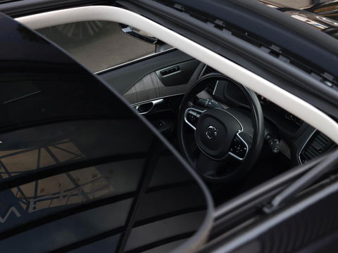 Volvo XC90 T8 Recharge 7p. AWD R-Design | Luchtvering | 22'' | Trekhaak | Stoelkoeling/verwarming