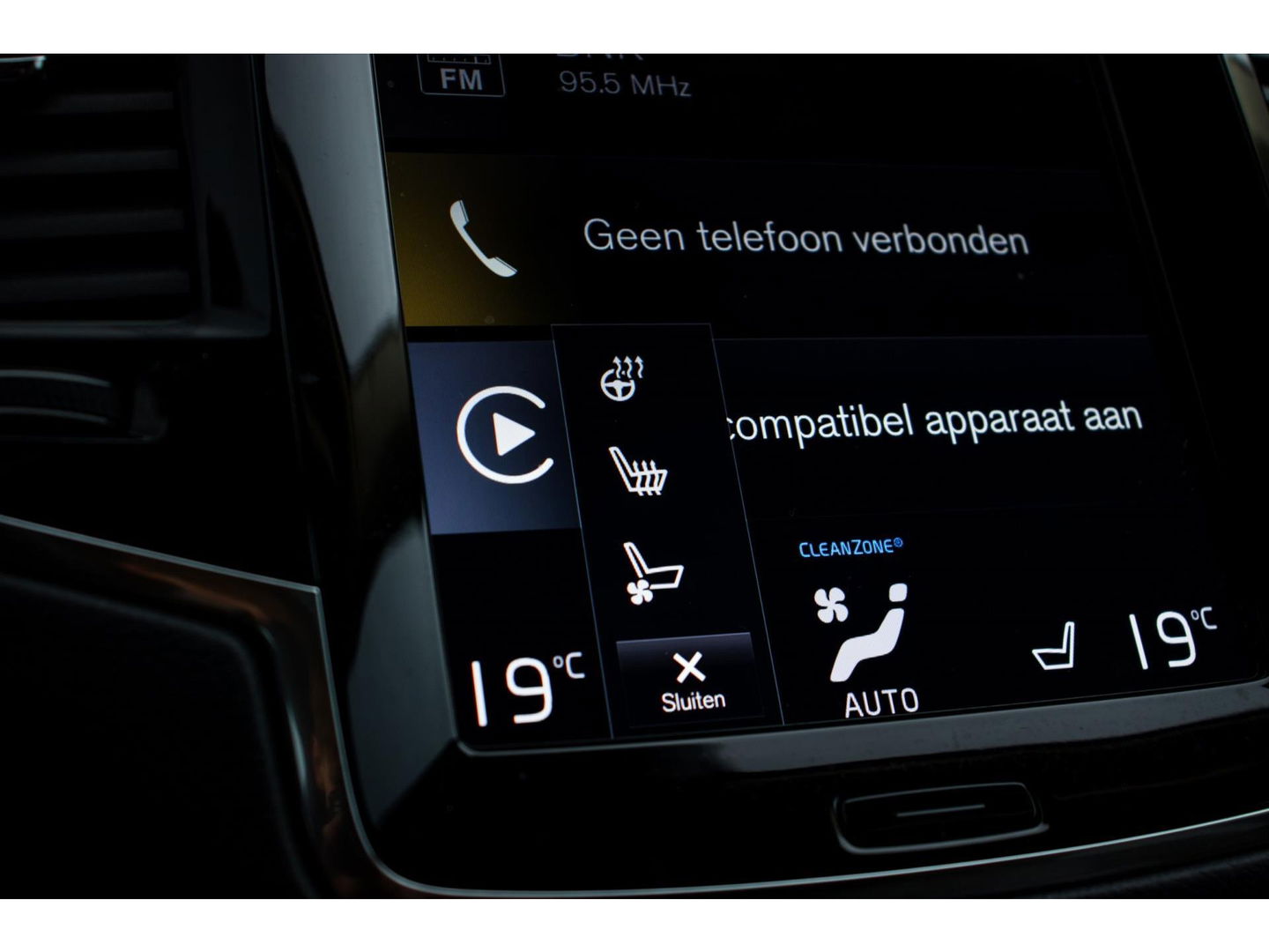 Volvo XC90 T8 Recharge 7p. AWD R-Design | Luchtvering | 22'' | Trekhaak | Stoelkoeling/verwarming