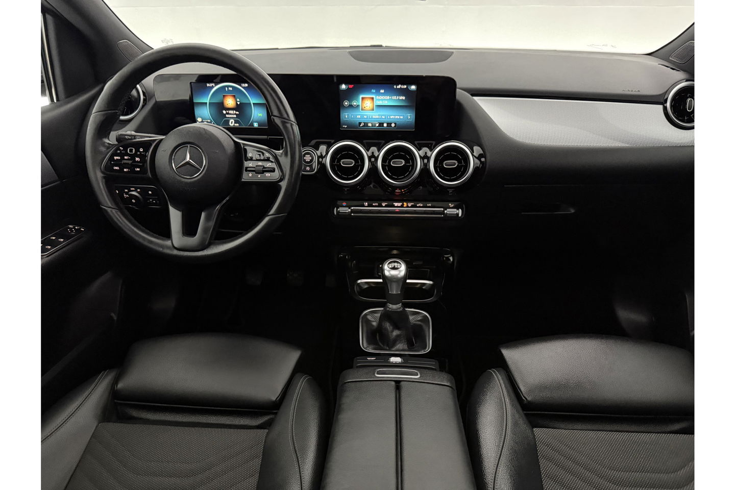 Mercedes-Benz B-Klasse 200 164PK Pano LED Virtual Camera Clima Cruise Stoelverwarming 18"LMV