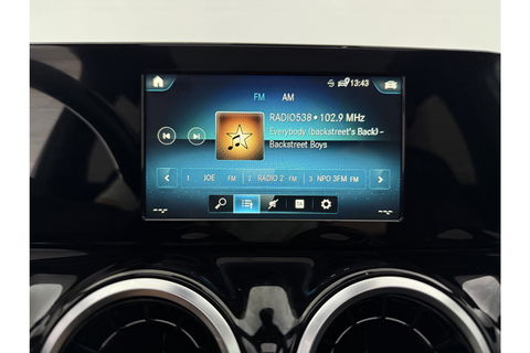 Mercedes-Benz B-Klasse 200 164PK Pano LED Virtual Camera Clima Cruise Stoelverwarming 18"LMV