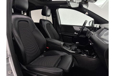 Mercedes-Benz B-Klasse 200 164PK Pano LED Virtual Camera Clima Cruise Stoelverwarming 18"LMV