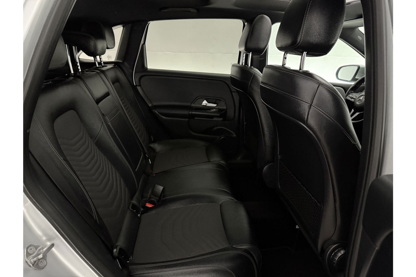 Mercedes-Benz B-Klasse 200 164PK Pano LED Virtual Camera Clima Cruise Stoelverwarming 18"LMV