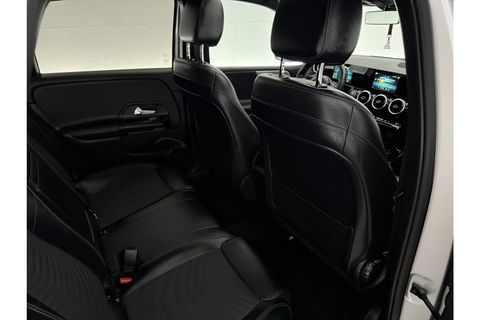 Mercedes-Benz B-Klasse 200 164PK Pano LED Virtual Camera Clima Cruise Stoelverwarming 18"LMV
