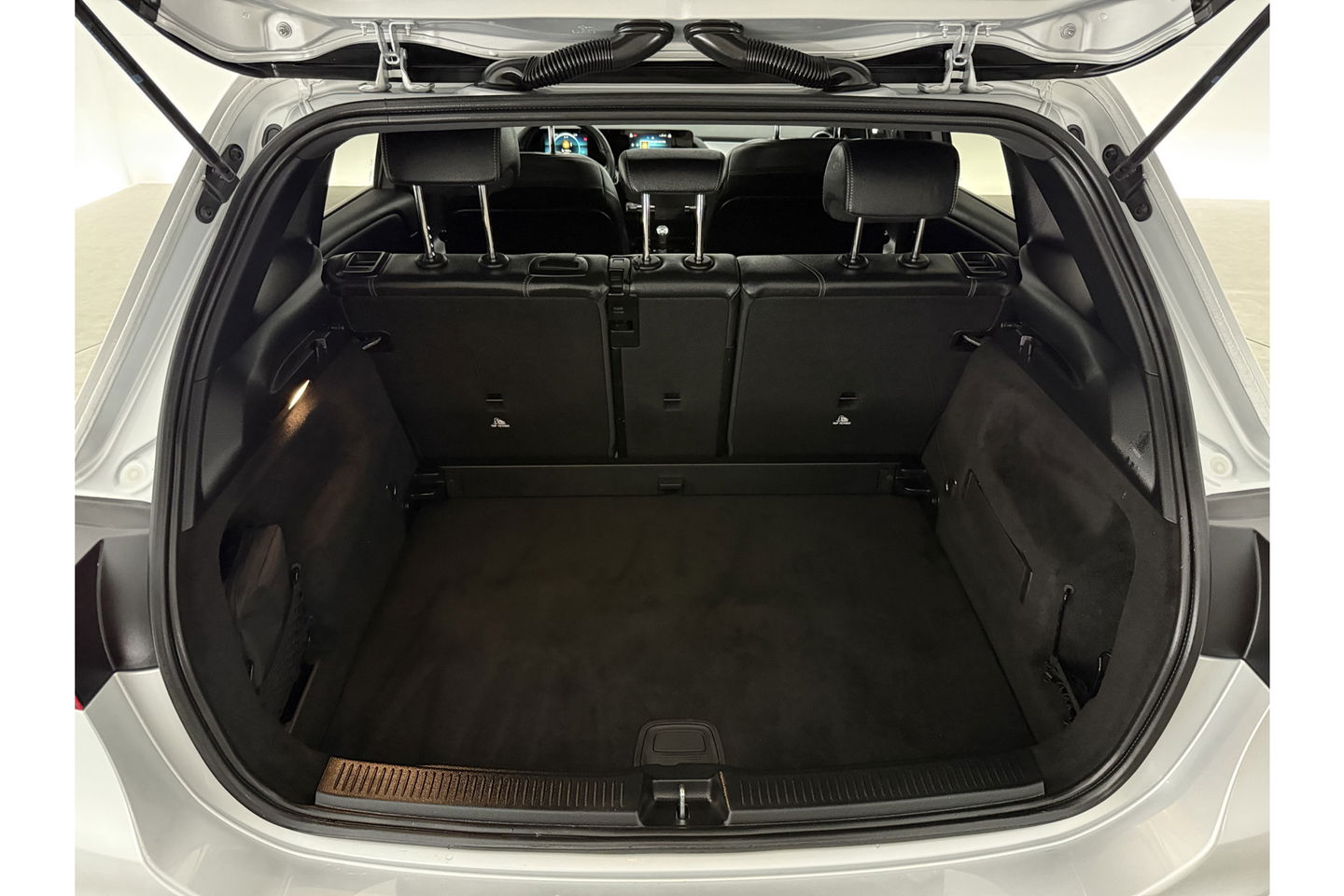 Mercedes-Benz B-Klasse 200 164PK Pano LED Virtual Camera Clima Cruise Stoelverwarming 18"LMV