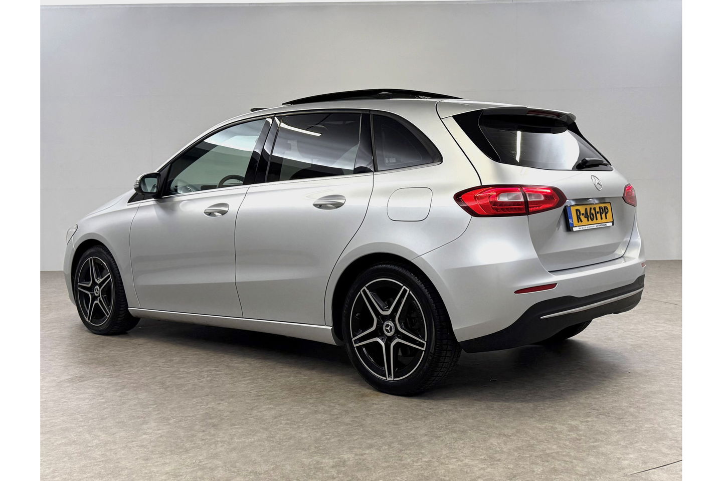 Mercedes-Benz B-Klasse 200 164PK Pano LED Virtual Camera Clima Cruise Stoelverwarming 18"LMV