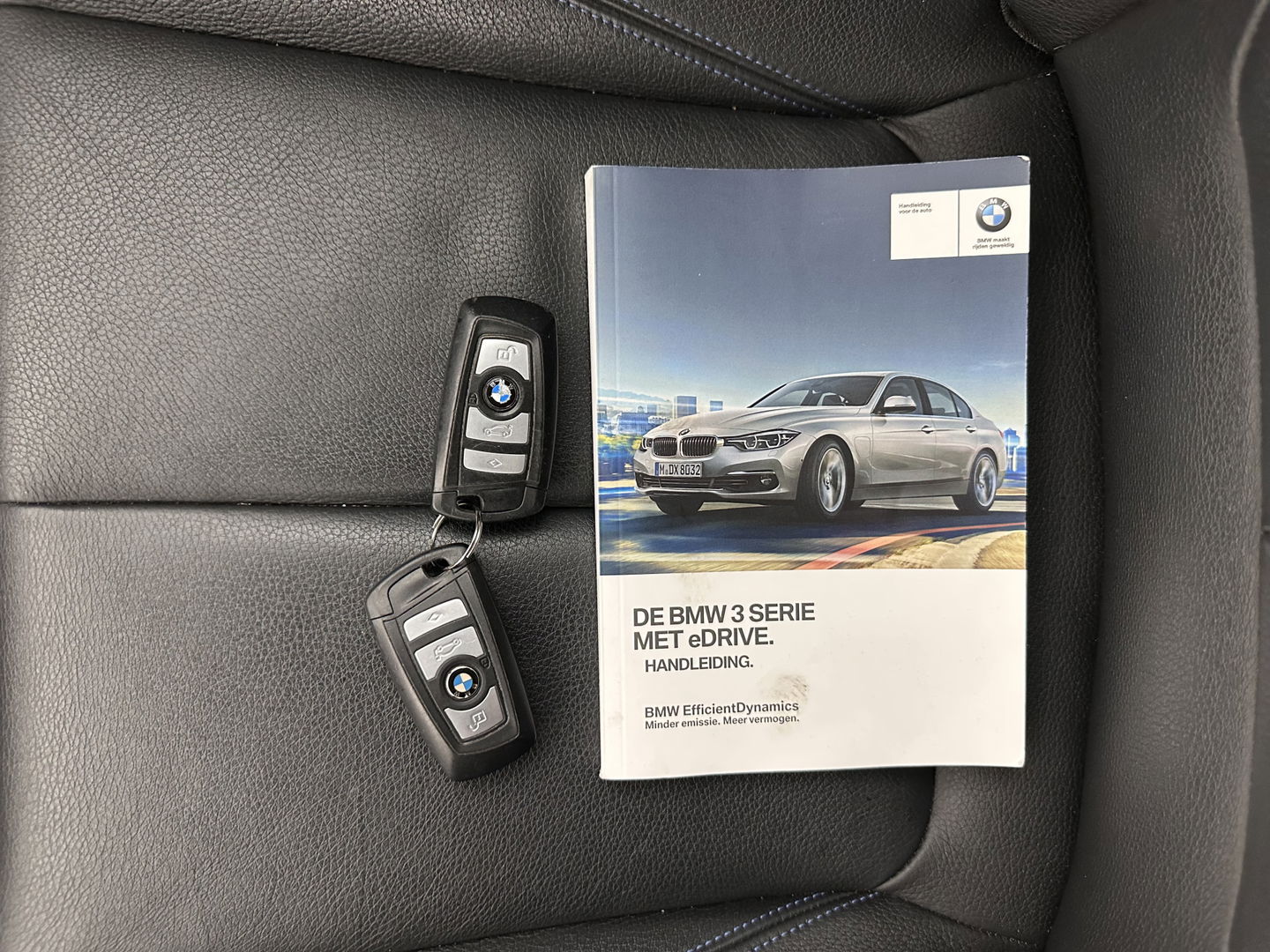 BMW 3-serie 330e Centennial High Executive M-Sportpack Aut. *LUXURY-LEATHER | FULL-LED | HEATED-SPORTSEATS | NAVI-FULLMAP | ECC | PDC | CRUISE | 19''ALU*