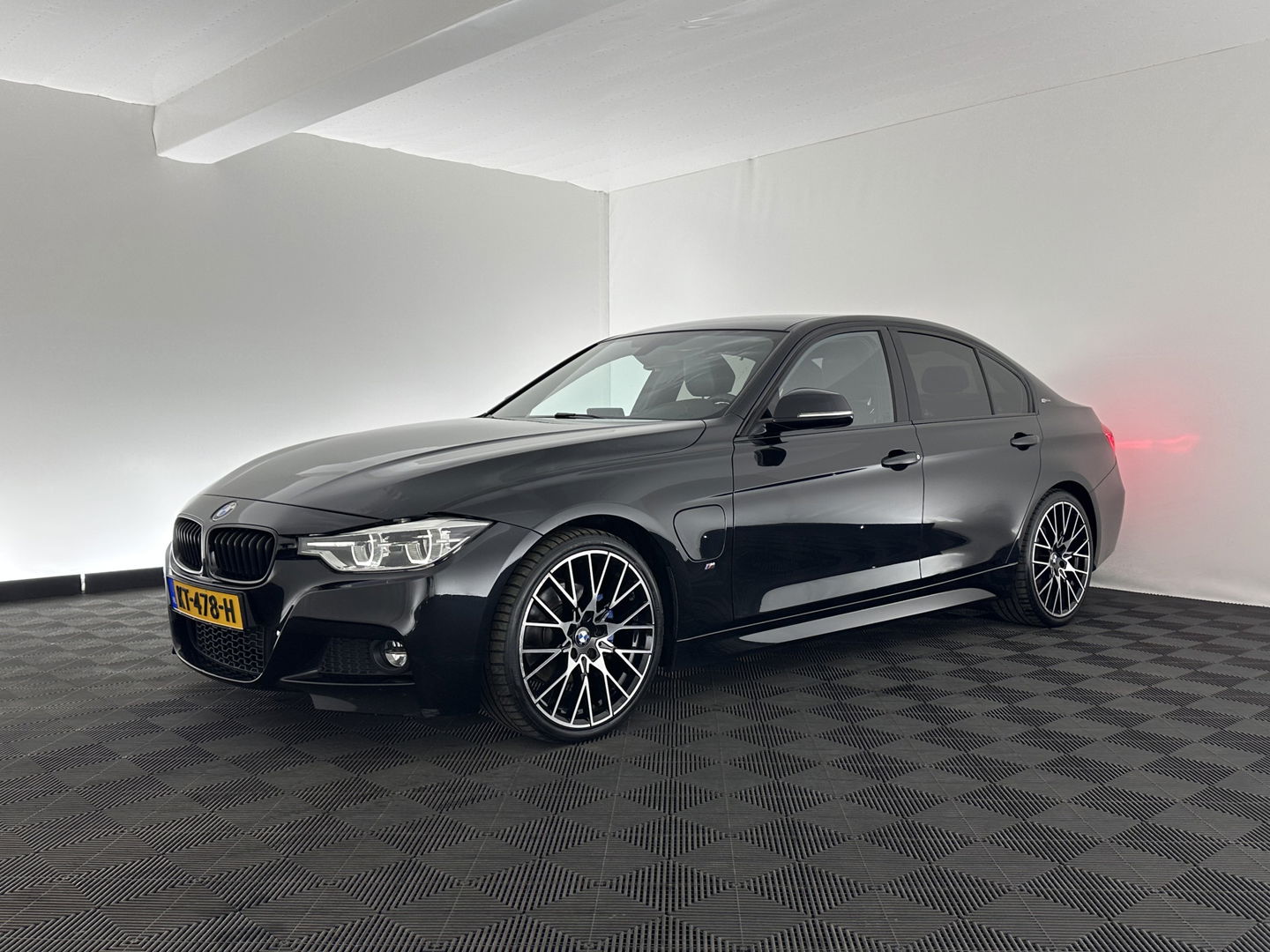BMW 3-serie 330e Centennial High Executive M-Sportpack Aut. *LUXURY-LEATHER | FULL-LED | HEATED-SPORTSEATS | NAVI-FULLMAP | ECC | PDC | CRUISE | 19''ALU*