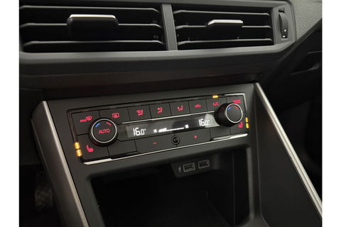 Volkswagen Polo 1.0 TSI LED ACC Carplay Clima Navigatie Stoelverwarming 15"LMV