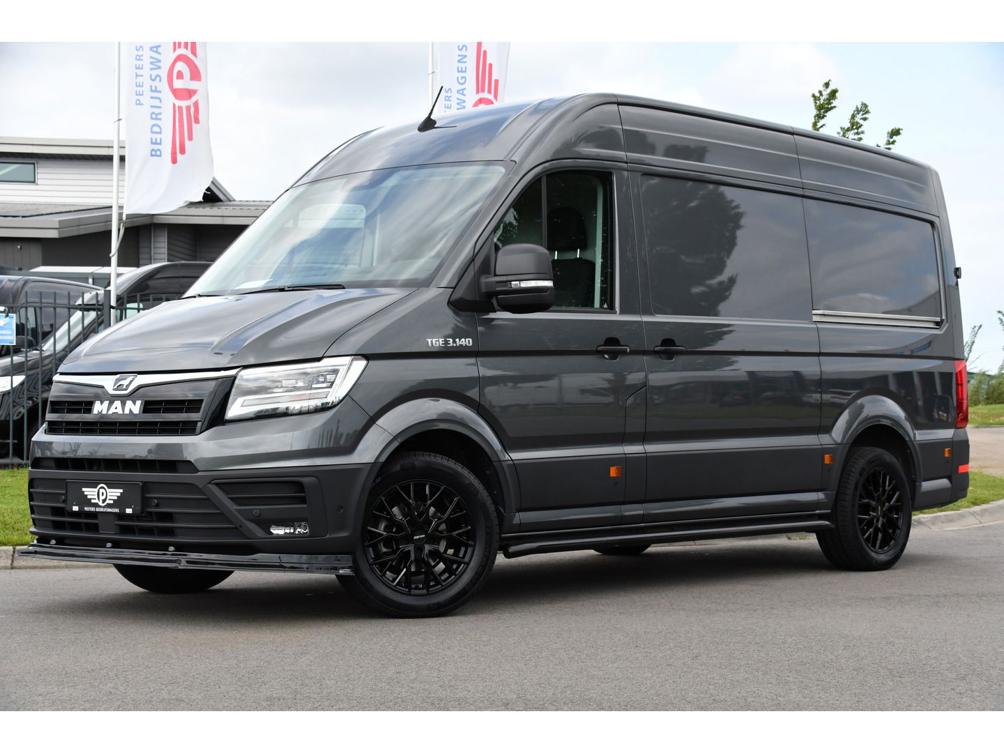 MAN TGE 3.140 35 2.0 L3H3 PB Edition Full Options, Adaptieve Cruise, Carplay, Camera, LED, 2 x Schuifdeur, Clima, Trekhaak, Automaat, Uniek!