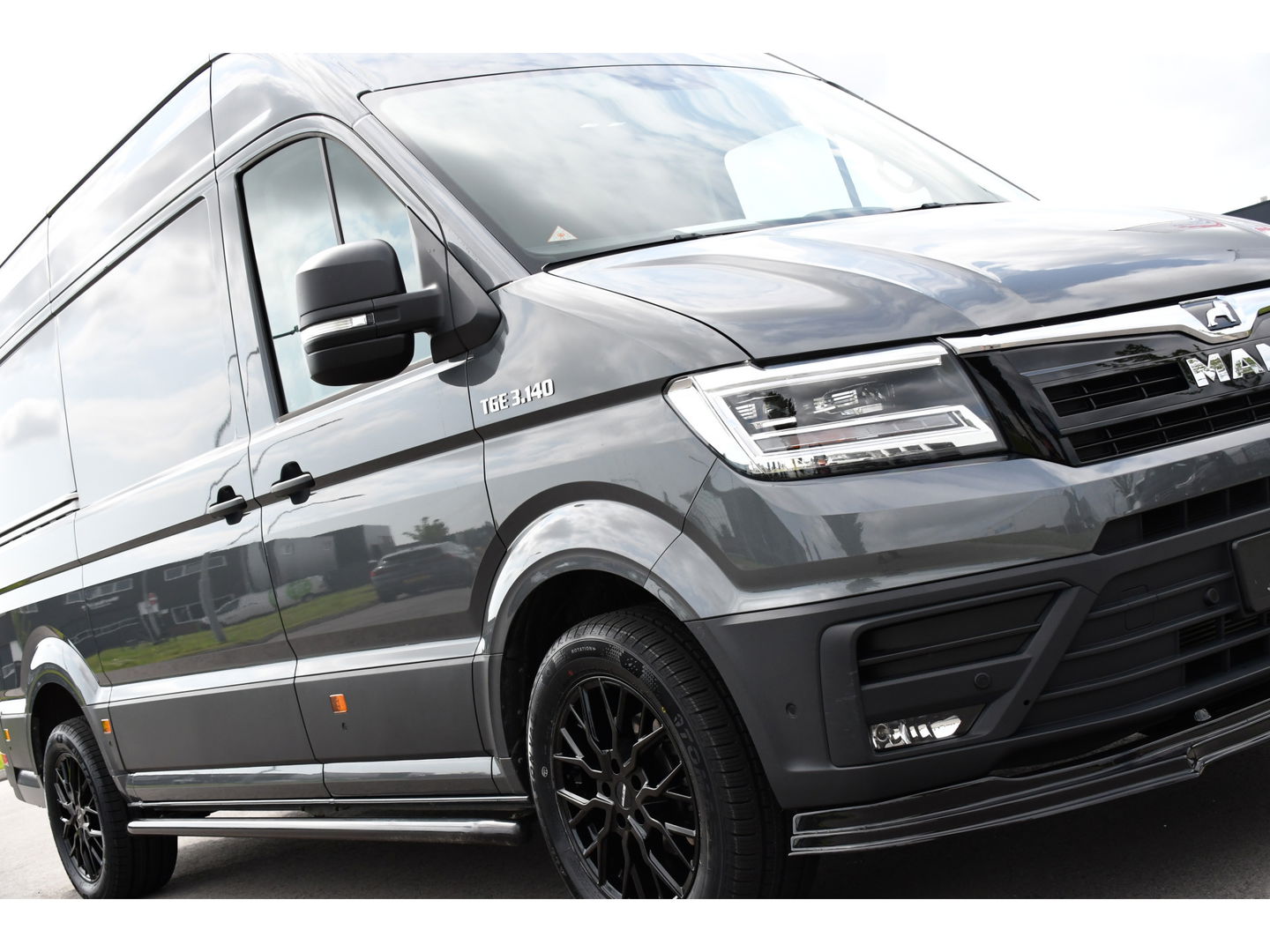 MAN TGE 3.140 35 2.0 L3H3 PB Edition Full Options, Adaptieve Cruise, Carplay, Camera, LED, 2 x Schuifdeur, Clima, Trekhaak, Automaat, Uniek!