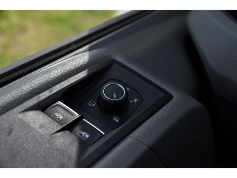 MAN TGE 3.140 35 2.0 L3H3 PB Edition Full Options, Adaptieve Cruise, Carplay, Camera, LED, 2 x Schuifdeur, Clima, Trekhaak, Automaat, Uniek!