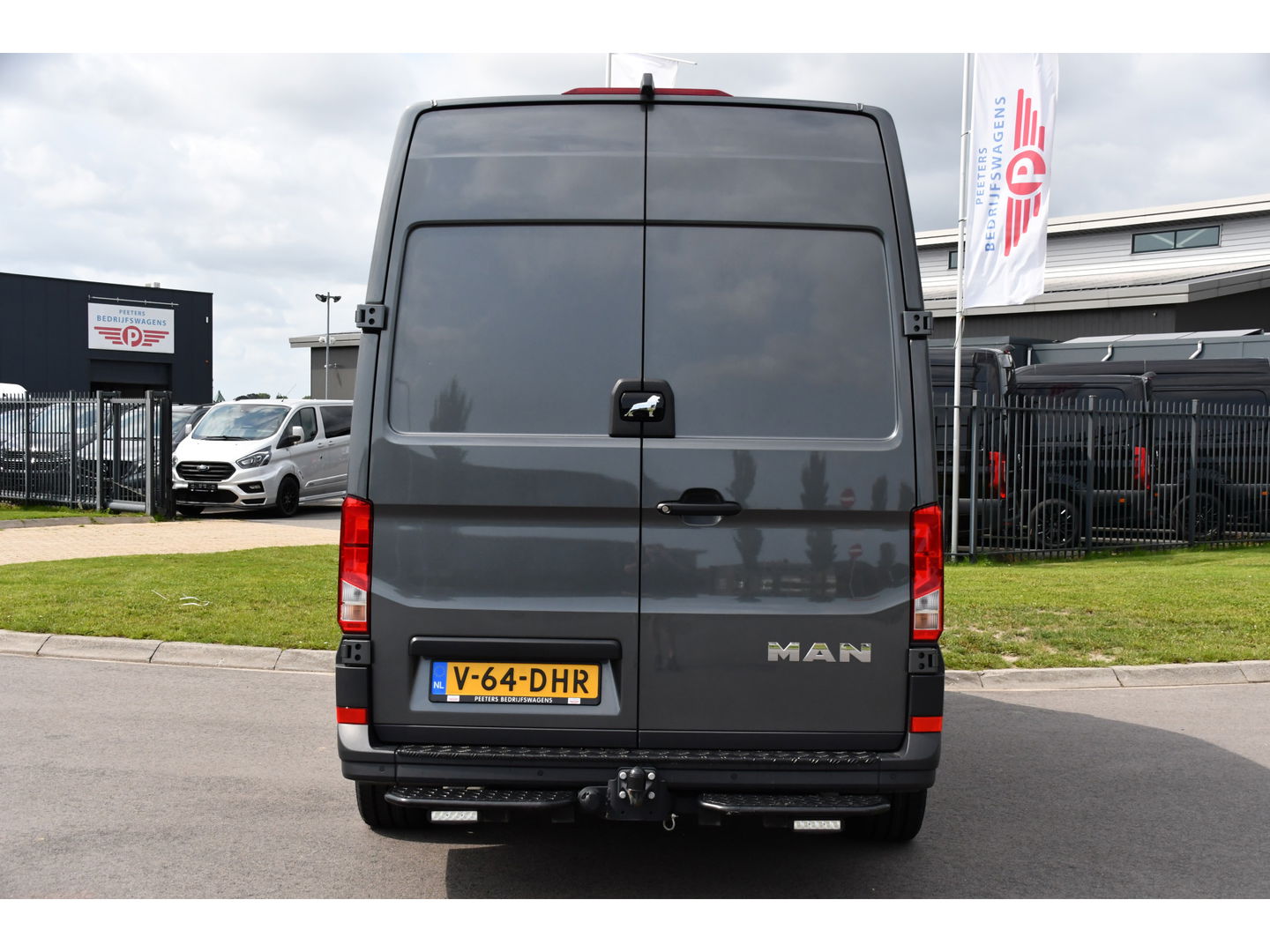 MAN TGE 3.140 35 2.0 L3H3 PB Edition Full Options, Adaptieve Cruise, Carplay, Camera, LED, 2 x Schuifdeur, Clima, Trekhaak, Automaat, Uniek!