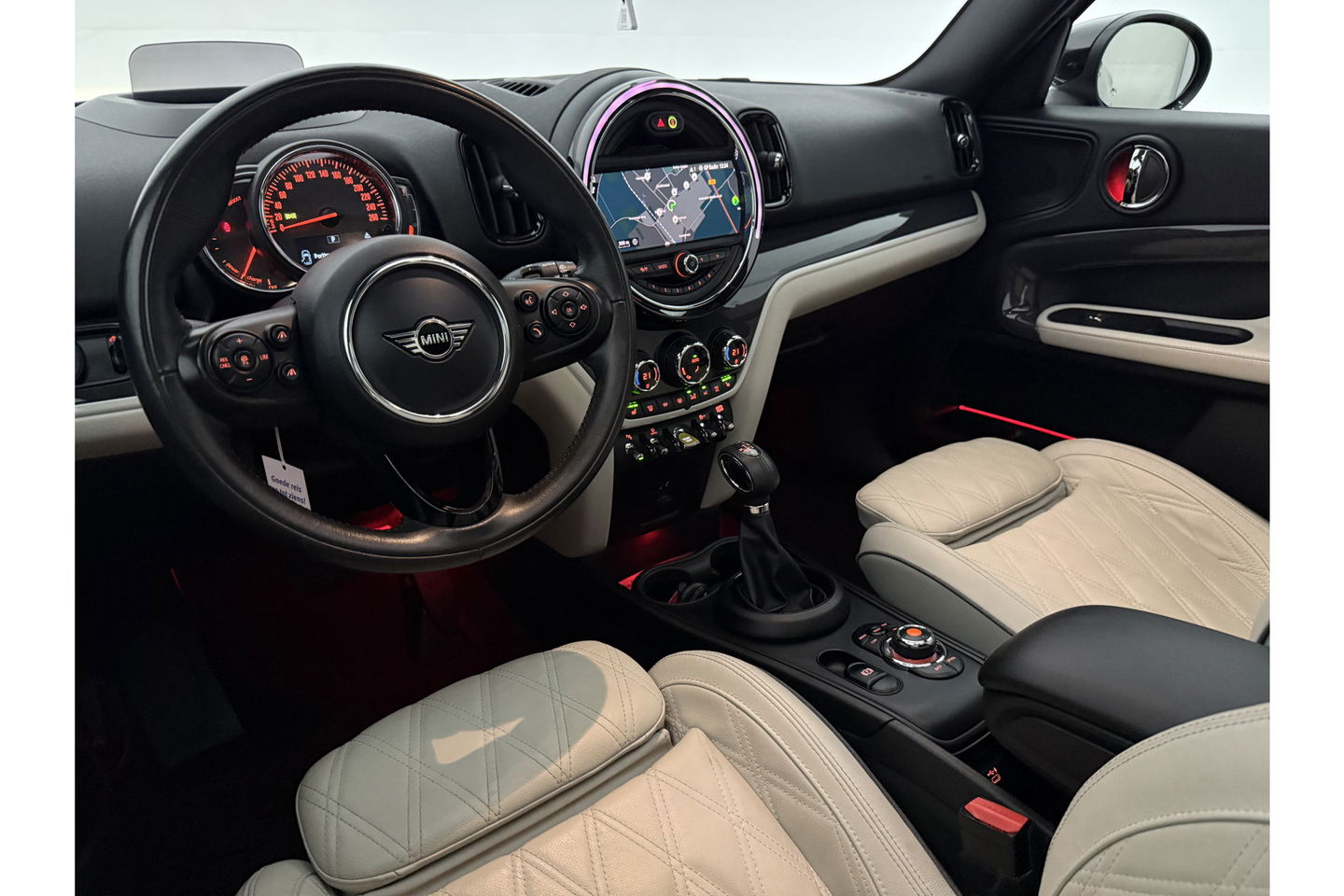 MINI Countryman 1.5 Cooper ALL4 Chili 174PK Hybride Pano Sfeer LED Head-up ACC Camera Carplay Clima Leder Navi PDC 18"LMV
