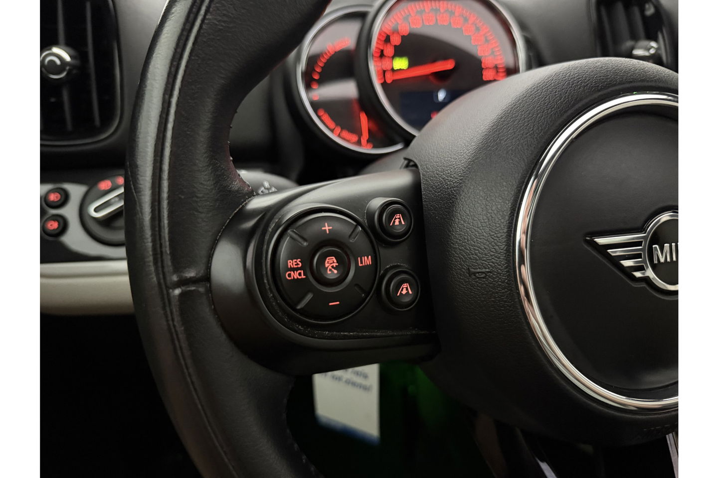 MINI Countryman 1.5 Cooper ALL4 Chili 174PK Hybride Pano Sfeer LED Head-up ACC Camera Carplay Clima Leder Navi PDC 18"LMV