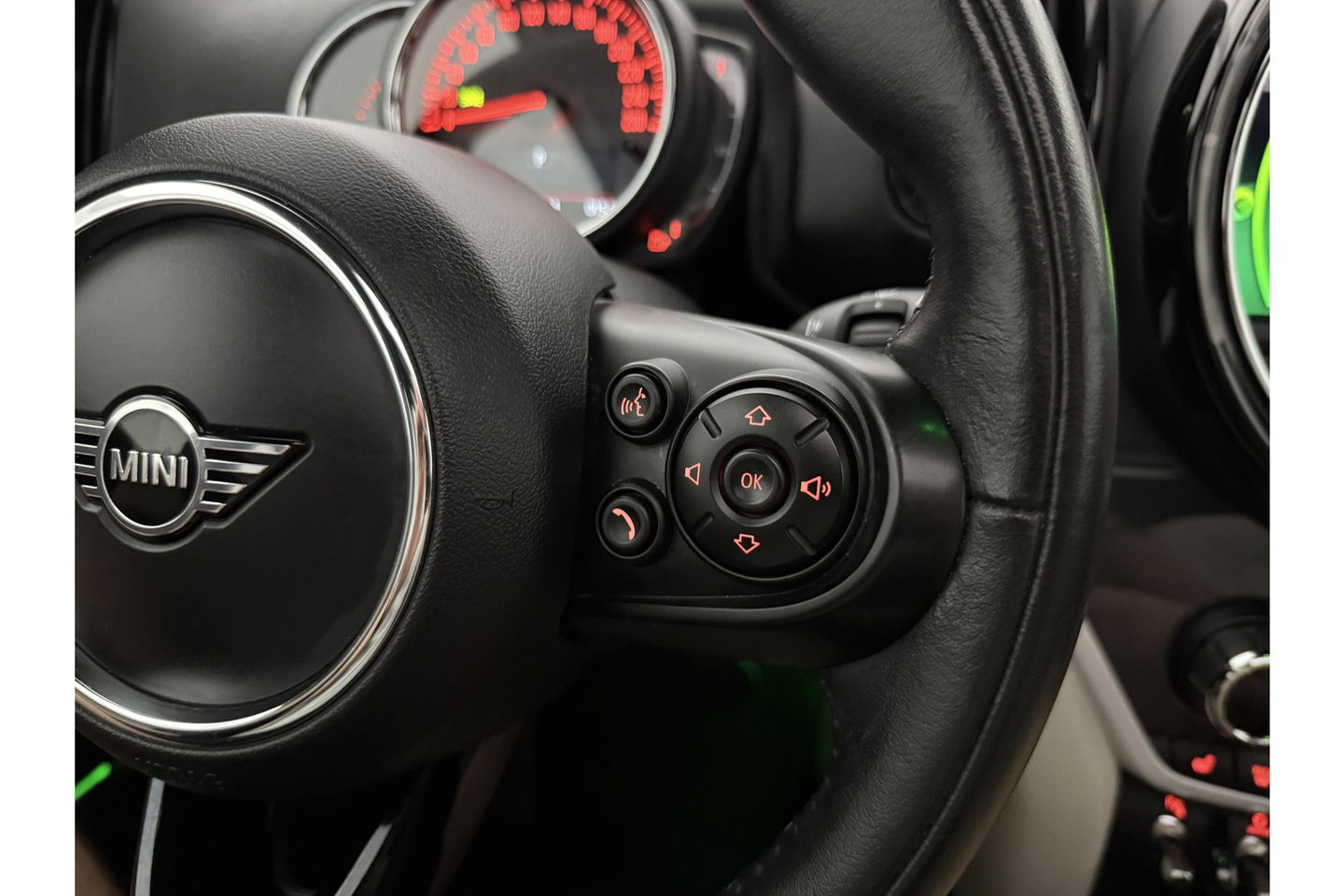 MINI Countryman 1.5 Cooper ALL4 Chili 174PK Hybride Pano Sfeer LED Head-up ACC Camera Carplay Clima Leder Navi PDC 18"LMV