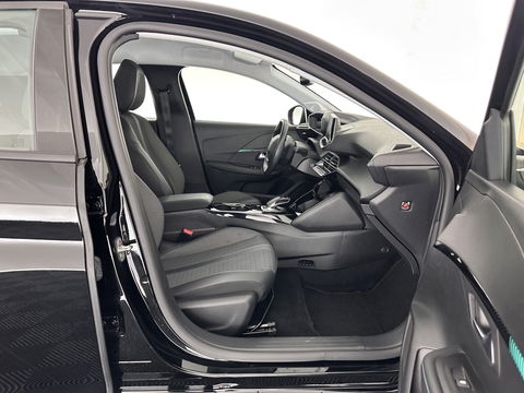 Peugeot e-208 EV Allure 50 kWh (INCL-BTW) *1/2LEATHER | DIGI-COCKPIT | APP-CONNECT | KEYLESS | CCS-FASTLOADER | CAMERA | ECC | PDC | LANE-ASSIST | CRUISE | COMFORT-SEATS | DAB | 16"ALU*