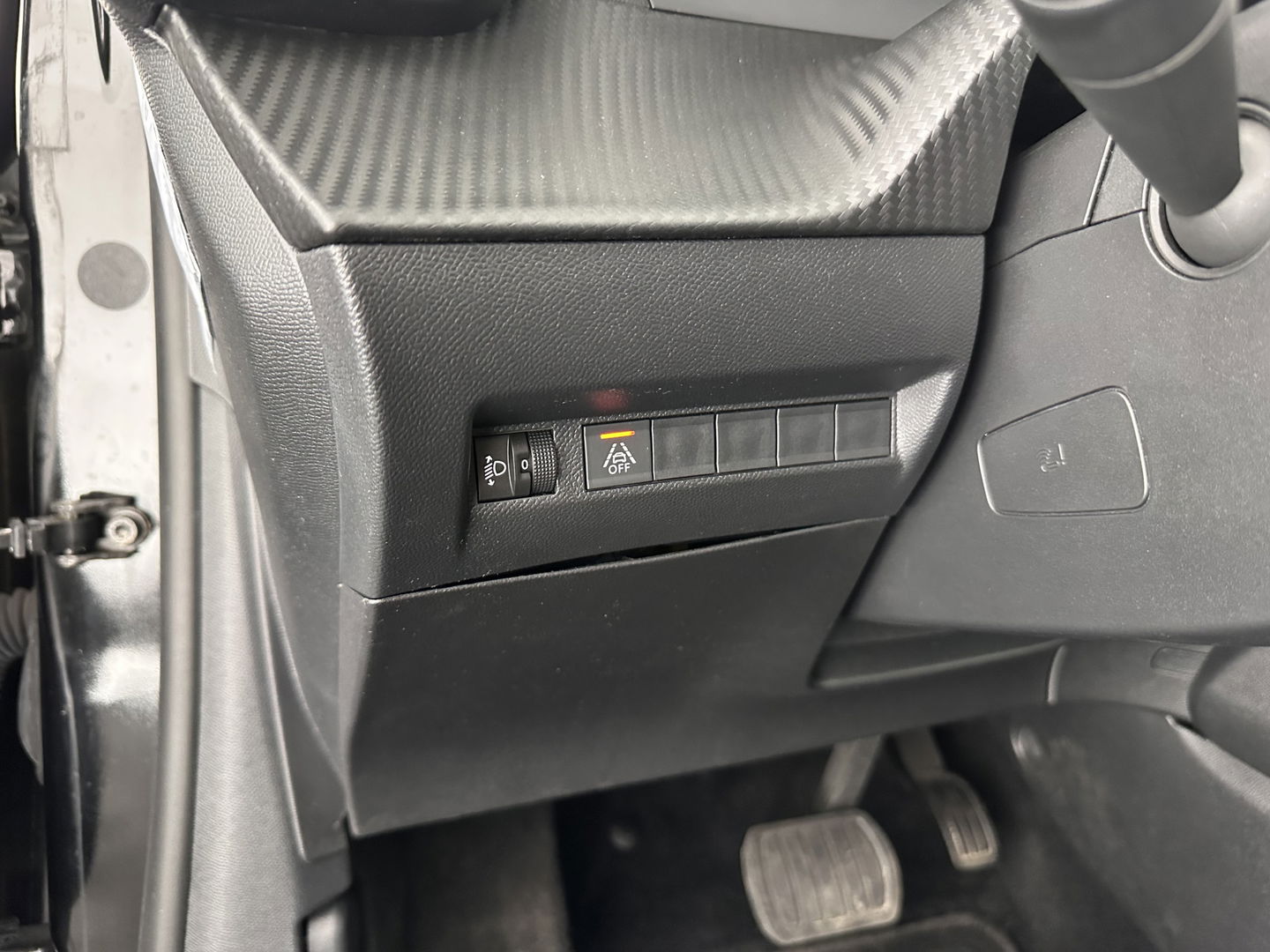 Peugeot e-208 EV Allure 50 kWh (INCL-BTW) *1/2LEATHER | DIGI-COCKPIT | APP-CONNECT | KEYLESS | CCS-FASTLOADER | CAMERA | ECC | PDC | LANE-ASSIST | CRUISE | COMFORT-SEATS | DAB | 16"ALU*