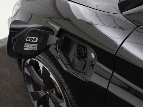 CUPRA Leon 1.5 TSI e-Hybrid | Stoel & stuurverwarming | Camera | Adaptive cruise | Carplay | Sportstoelen | Park Assist | Sfeerverlichting | Keyless | PHEV