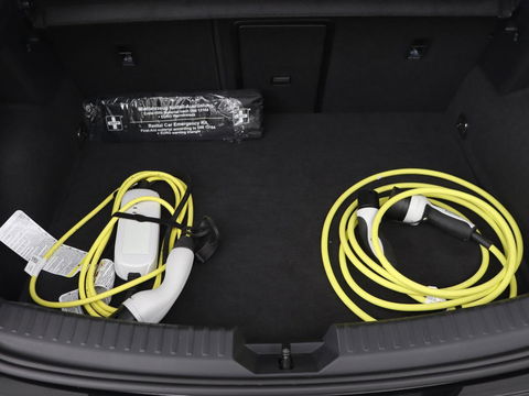 CUPRA Leon 1.5 TSI e-Hybrid | Stoel & stuurverwarming | Camera | Adaptive cruise | Carplay | Sportstoelen | Park Assist | Sfeerverlichting | Keyless | PHEV