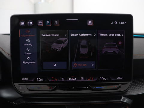 CUPRA Leon 1.5 TSI e-Hybrid | Stoel & stuurverwarming | Camera | Adaptive cruise | Carplay | Sportstoelen | Park Assist | Sfeerverlichting | Keyless | PHEV