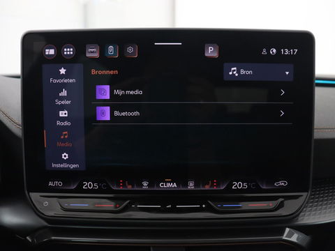 CUPRA Leon 1.5 TSI e-Hybrid | Stoel & stuurverwarming | Camera | Adaptive cruise | Carplay | Sportstoelen | Park Assist | Sfeerverlichting | Keyless | PHEV