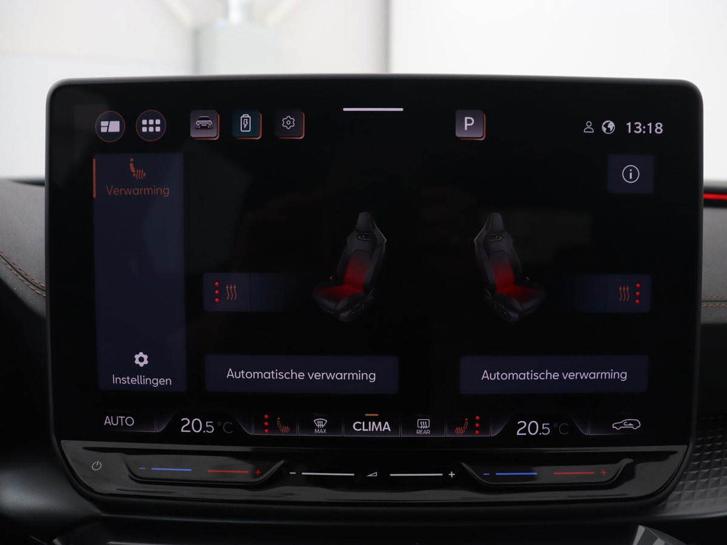 CUPRA Leon 1.5 TSI e-Hybrid | Stoel & stuurverwarming | Camera | Adaptive cruise | Carplay | Sportstoelen | Park Assist | Sfeerverlichting | Keyless | PHEV