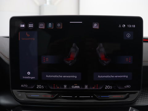 CUPRA Leon 1.5 TSI e-Hybrid | Stoel & stuurverwarming | Camera | Adaptive cruise | Carplay | Sportstoelen | Park Assist | Sfeerverlichting | Keyless | PHEV