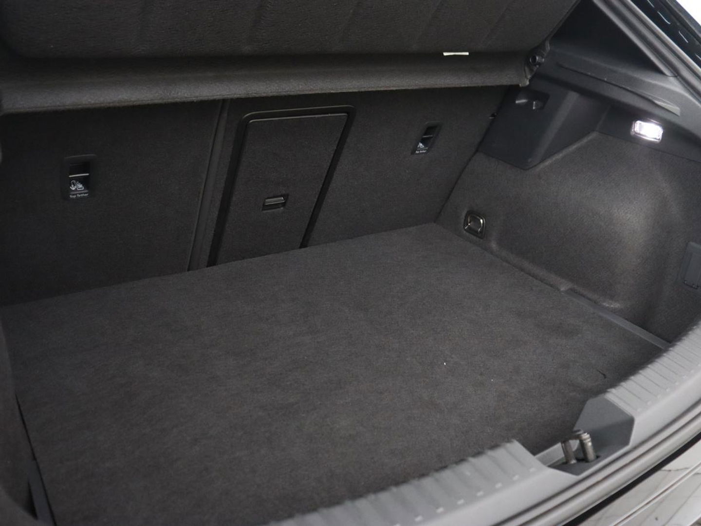 CUPRA Leon 1.5 TSI e-Hybrid | Stoel & stuurverwarming | Camera | Adaptive cruise | Carplay | Sportstoelen | Park Assist | Sfeerverlichting | Keyless | PHEV
