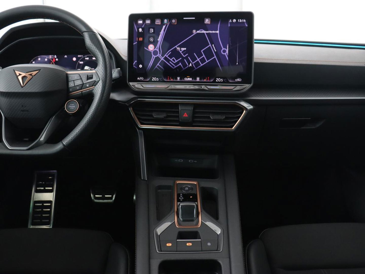 CUPRA Leon 1.5 TSI e-Hybrid | Stoel & stuurverwarming | Camera | Adaptive cruise | Carplay | Sportstoelen | Park Assist | Sfeerverlichting | Keyless | PHEV