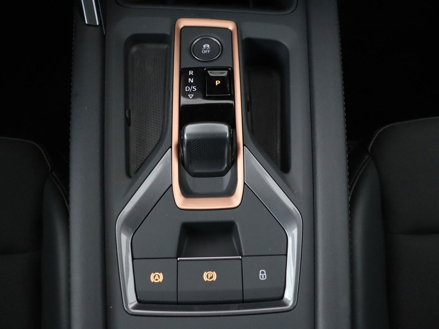 CUPRA Leon 1.5 TSI e-Hybrid | Stoel & stuurverwarming | Camera | Adaptive cruise | Carplay | Sportstoelen | Park Assist | Sfeerverlichting | Keyless | PHEV