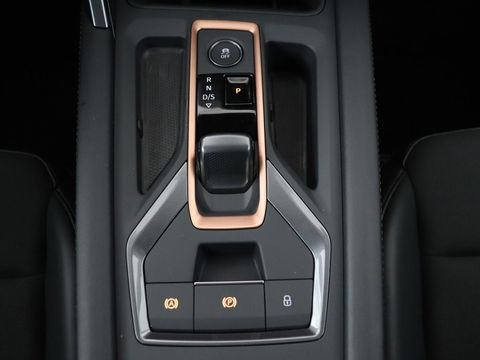 CUPRA Leon 1.5 TSI e-Hybrid | Stoel & stuurverwarming | Camera | Adaptive cruise | Carplay | Sportstoelen | Park Assist | Sfeerverlichting | Keyless | PHEV
