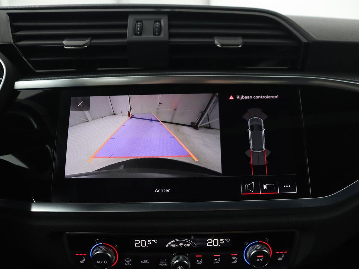 Audi Q3 35 TFSI S Line Pro Line S | Panoramadak | Stoelverwarming | Adaptive cruise | Carplay | Trekhaak | Keyless | Virual Cockpit | Half leder | DAB | Full LED