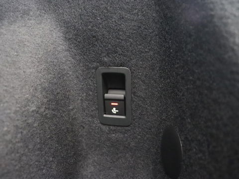 Audi Q3 35 TFSI S Line Pro Line S | Panoramadak | Stoelverwarming | Adaptive cruise | Carplay | Trekhaak | Keyless | Virual Cockpit | Half leder | DAB | Full LED