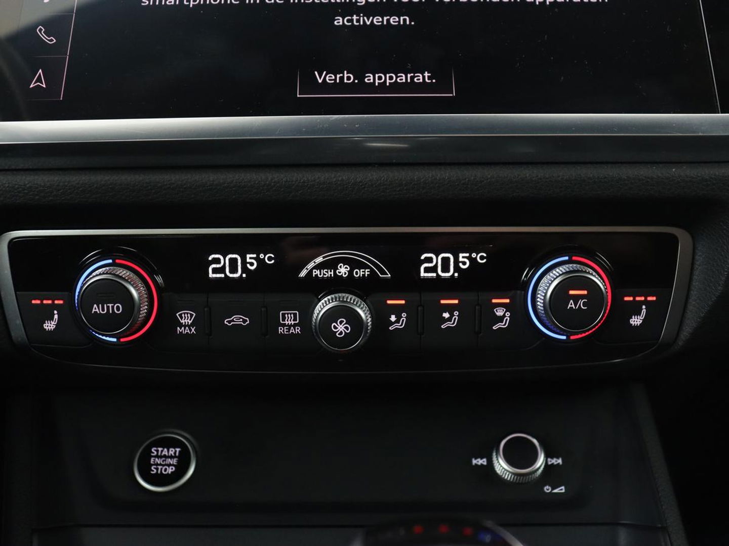 Audi Q3 35 TFSI S Line Pro Line S | Panoramadak | Stoelverwarming | Adaptive cruise | Carplay | Trekhaak | Keyless | Virual Cockpit | Half leder | DAB | Full LED