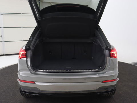 Audi Q3 35 TFSI S Line Pro Line S | Panoramadak | Stoelverwarming | Adaptive cruise | Carplay | Trekhaak | Keyless | Virual Cockpit | Half leder | DAB | Full LED