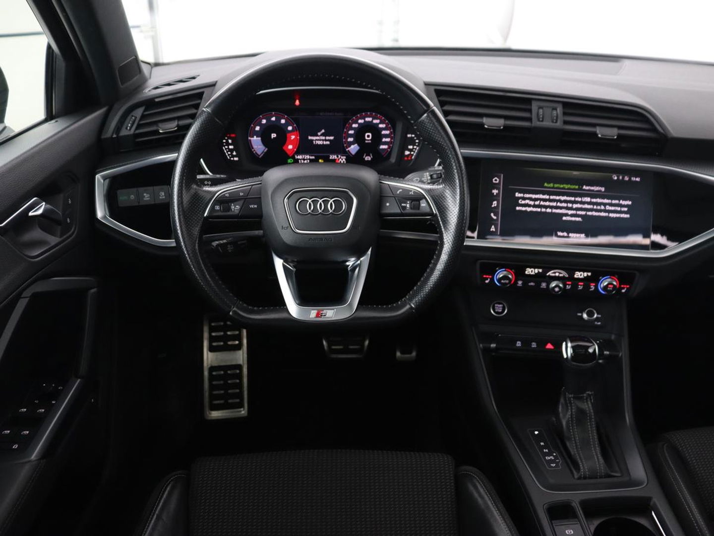 Audi Q3 35 TFSI S Line Pro Line S | Panoramadak | Stoelverwarming | Adaptive cruise | Carplay | Trekhaak | Keyless | Virual Cockpit | Half leder | DAB | Full LED