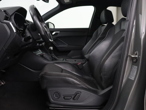 Audi Q3 35 TFSI S Line Pro Line S | Panoramadak | Stoelverwarming | Adaptive cruise | Carplay | Trekhaak | Keyless | Virual Cockpit | Half leder | DAB | Full LED