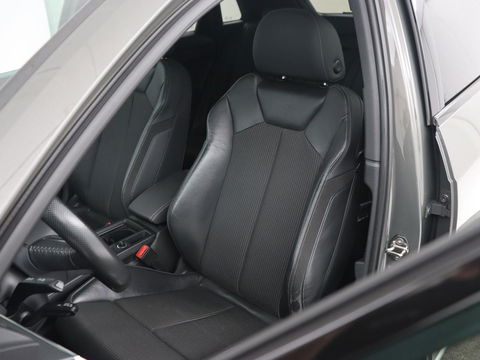 Audi Q3 35 TFSI S Line Pro Line S | Panoramadak | Stoelverwarming | Adaptive cruise | Carplay | Trekhaak | Keyless | Virual Cockpit | Half leder | DAB | Full LED