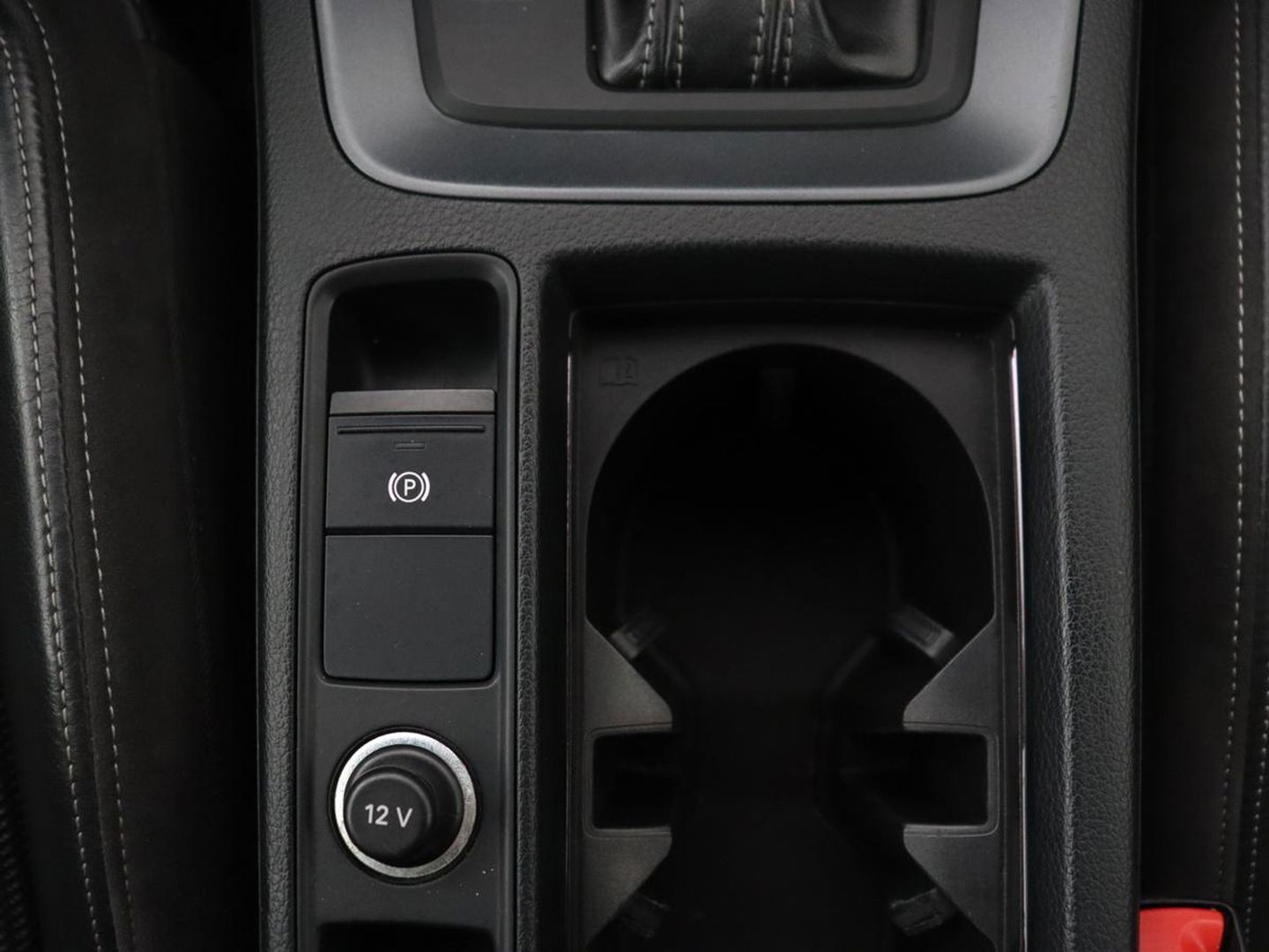 Audi Q3 35 TFSI S Line Pro Line S | Panoramadak | Stoelverwarming | Adaptive cruise | Carplay | Trekhaak | Keyless | Virual Cockpit | Half leder | DAB | Full LED