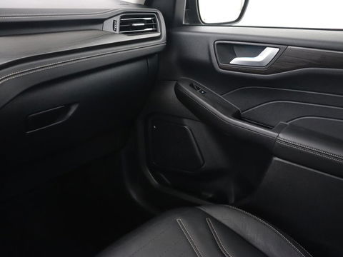 Ford Kuga 2.5 PHEV Vignale | Panoramadak | Head-Up | Stoel & stuurverwarming | Adaptive cruise | Trekhaak | Leder | Camera | Achterbankverwarming | Carplay | Digital Cockpit | Navigatie