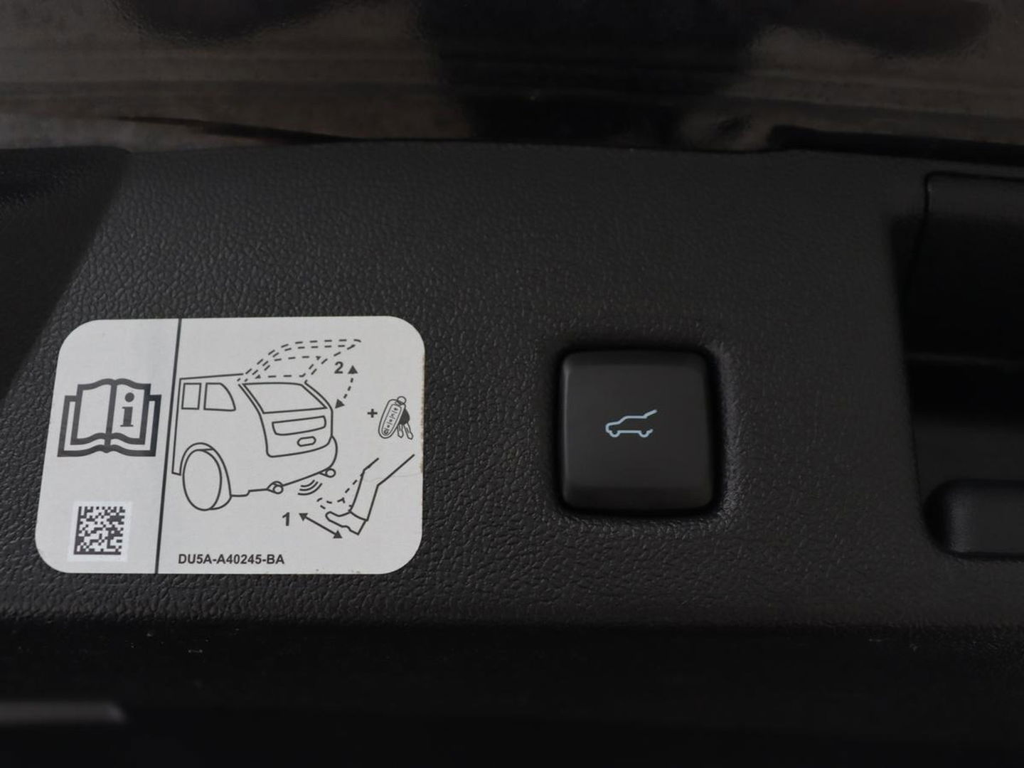 Ford Kuga 2.5 PHEV Vignale | Panoramadak | Head-Up | Stoel & stuurverwarming | Adaptive cruise | Trekhaak | Leder | Camera | Achterbankverwarming | Carplay | Digital Cockpit | Navigatie