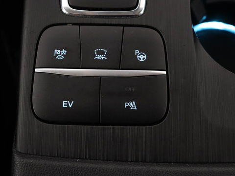 Ford Kuga 2.5 PHEV Vignale | Panoramadak | Head-Up | Stoel & stuurverwarming | Adaptive cruise | Trekhaak | Leder | Camera | Achterbankverwarming | Carplay | Digital Cockpit | Navigatie