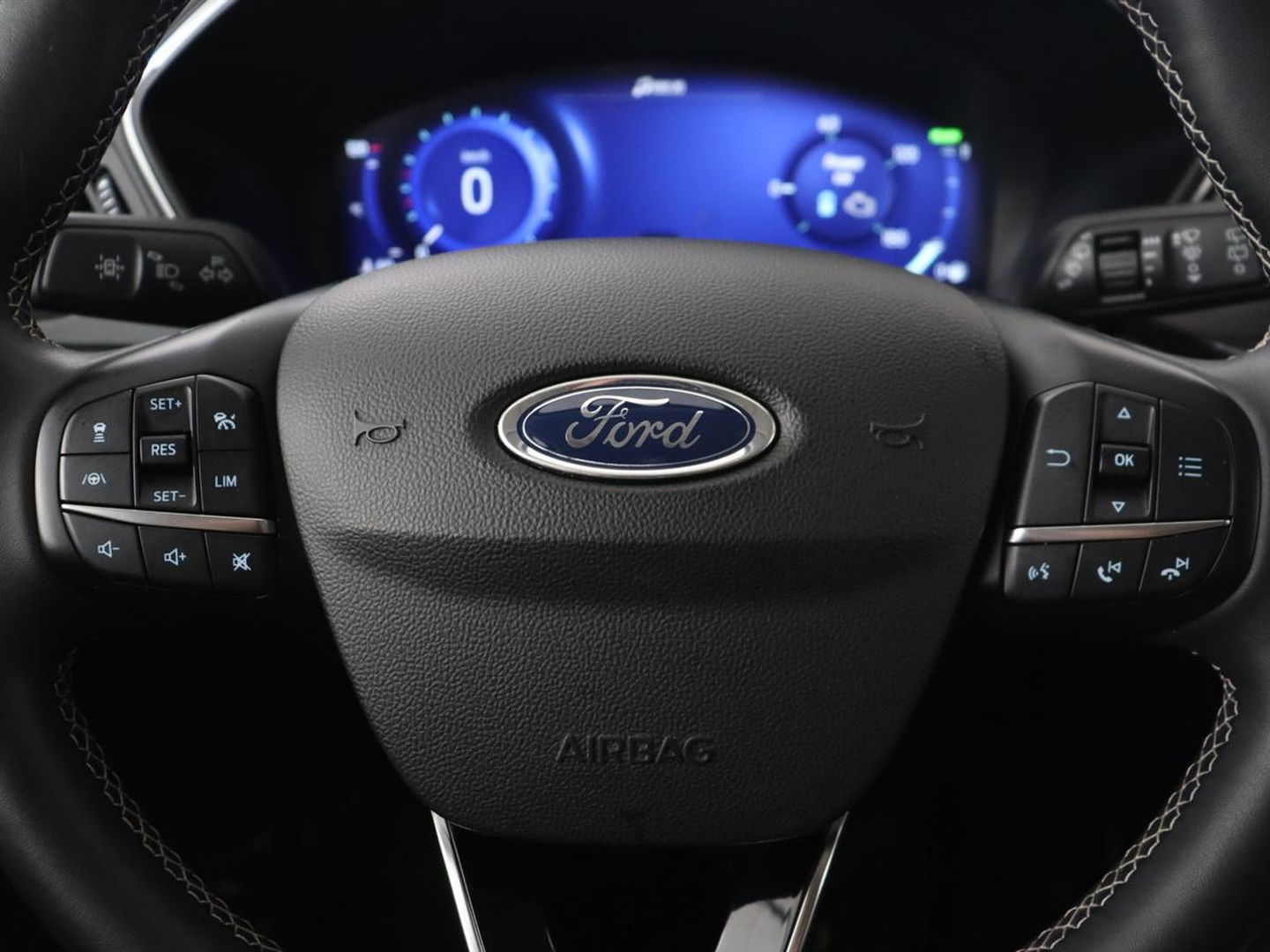 Ford Kuga 2.5 PHEV Vignale | Panoramadak | Head-Up | Stoel & stuurverwarming | Adaptive cruise | Trekhaak | Leder | Camera | Achterbankverwarming | Carplay | Digital Cockpit | Navigatie