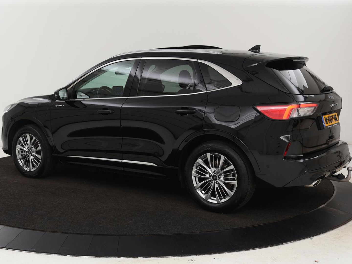 Ford Kuga 2.5 PHEV Vignale | Panoramadak | Head-Up | Stoel & stuurverwarming | Adaptive cruise | Trekhaak | Leder | Camera | Achterbankverwarming | Carplay | Digital Cockpit | Navigatie