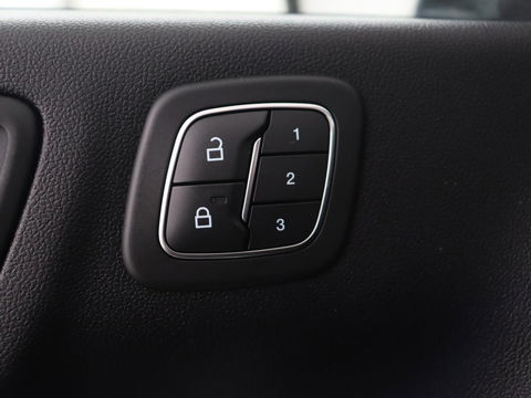 Ford Kuga 2.5 PHEV Vignale | Panoramadak | Head-Up | Stoel & stuurverwarming | Adaptive cruise | Trekhaak | Leder | Camera | Achterbankverwarming | Carplay | Digital Cockpit | Navigatie