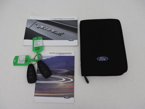 Ford Kuga 2.5 PHEV Vignale | Panoramadak | Head-Up | Stoel & stuurverwarming | Adaptive cruise | Trekhaak | Leder | Camera | Achterbankverwarming | Carplay | Digital Cockpit | Navigatie