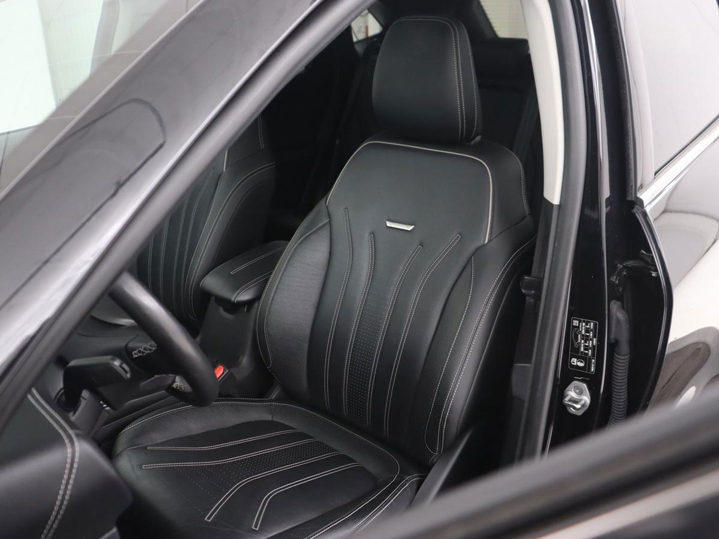 Ford Kuga 2.5 PHEV Vignale | Panoramadak | Head-Up | Stoel & stuurverwarming | Adaptive cruise | Trekhaak | Leder | Camera | Achterbankverwarming | Carplay | Digital Cockpit | Navigatie