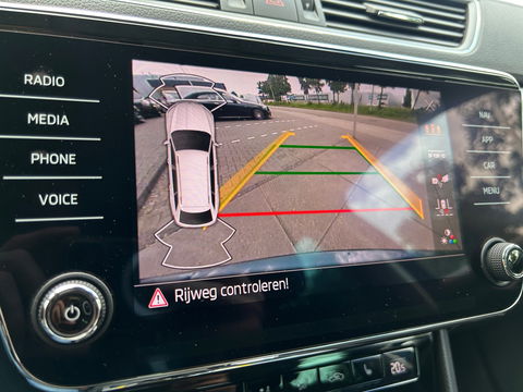 Škoda Superb Combi 1.4 TSI iV Business Edition Plus|ACC|Camera|Keyless|Carplay|Stoelverwarming|218PK