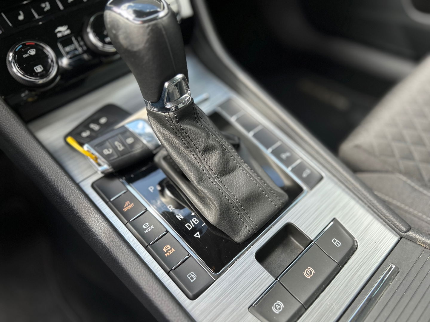 Škoda Superb Combi 1.4 TSI iV Business Edition Plus|ACC|Camera|Keyless|Carplay|Stoelverwarming|218PK